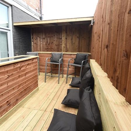 Slps 14 Hot Tub, Bar & Outdoor Terrace Lejlighed Manchester Eksteriør billede